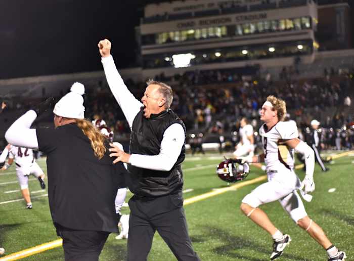 Blanchard coach Jeff Craig by Michael Kinney